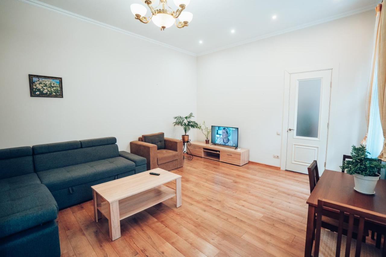 Wonderful Flat On City Center 乌日霍罗德 外观 照片