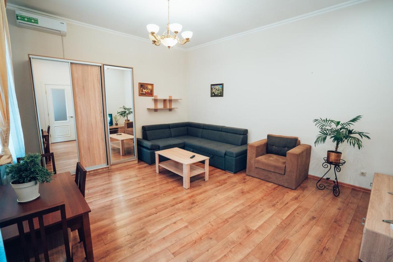 Wonderful Flat On City Center 乌日霍罗德 外观 照片